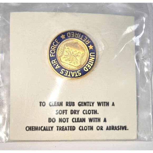 United States Air Force Retired Personnel Lapel Buttons Set of 2 li616 - Picture 3 of 5